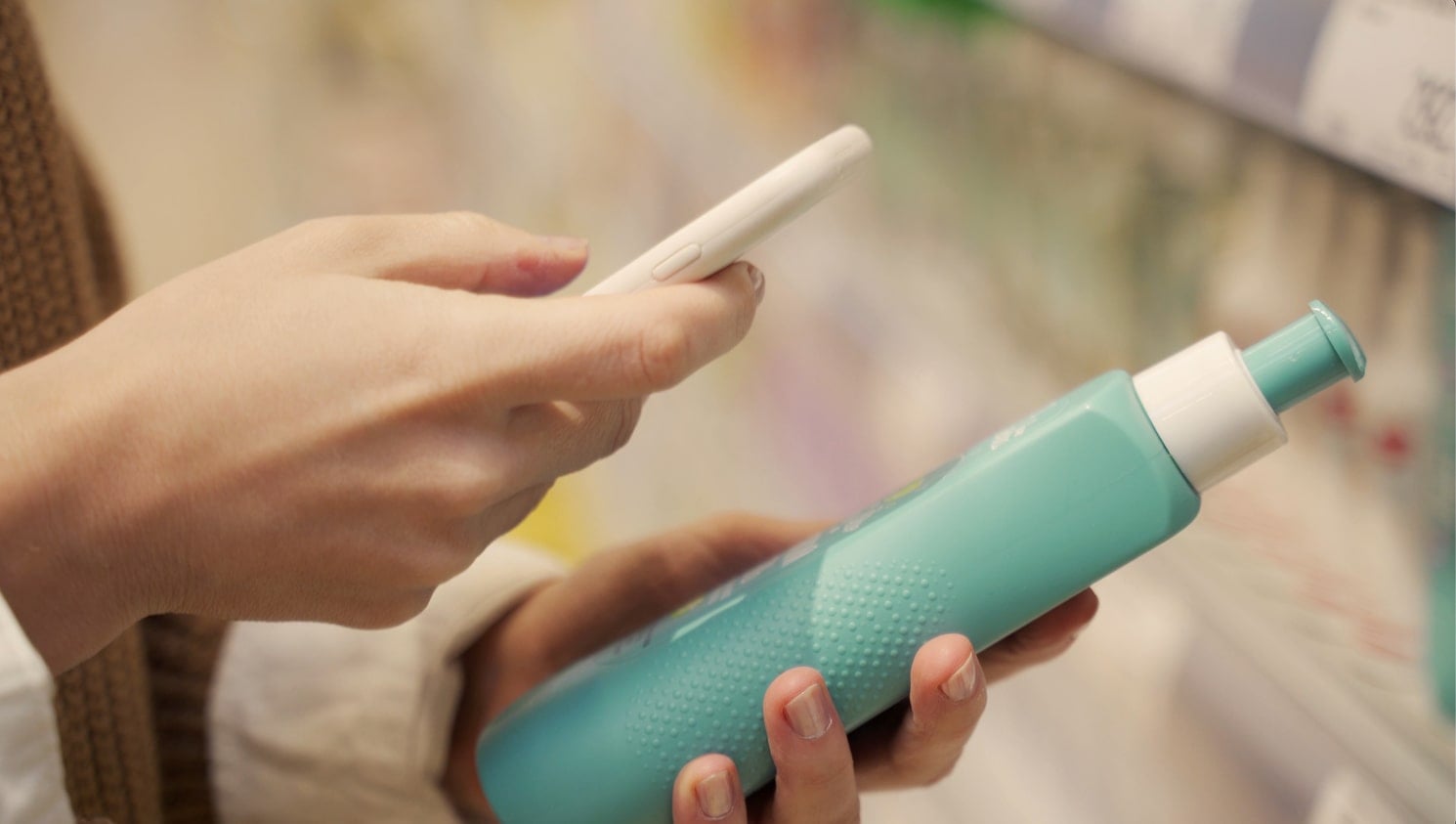 Why NFC could be the Smart Choice for Digital Product Passports (DPPs) hero image