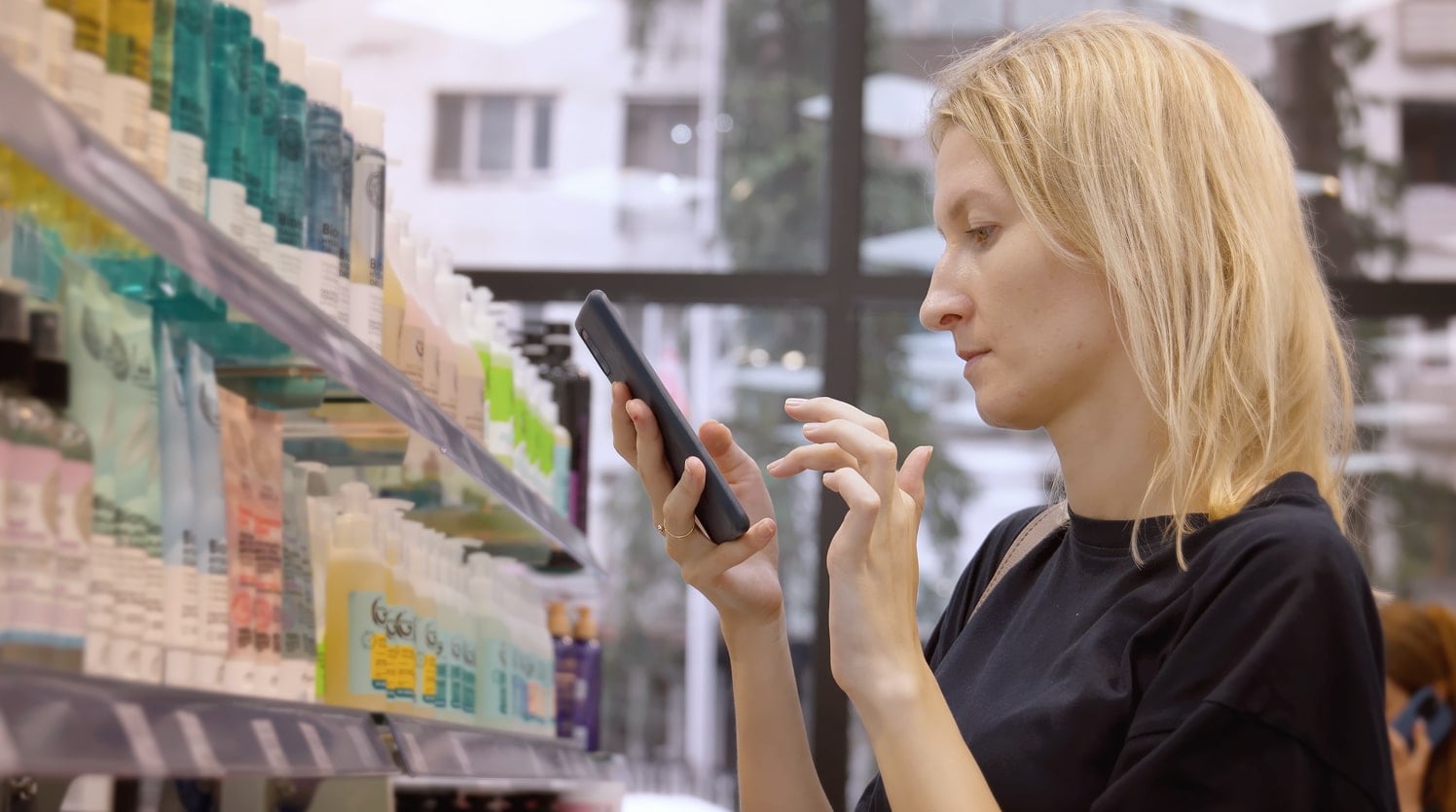 How to Use Your Own Media Channel to Reduce Reliance on Retailer Data hero image